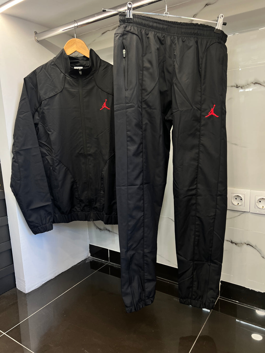 Jordan Jumpman Windbreaker Tracksuit – Αντιανεμικό Σετ Μαύρο / Κόκκινο