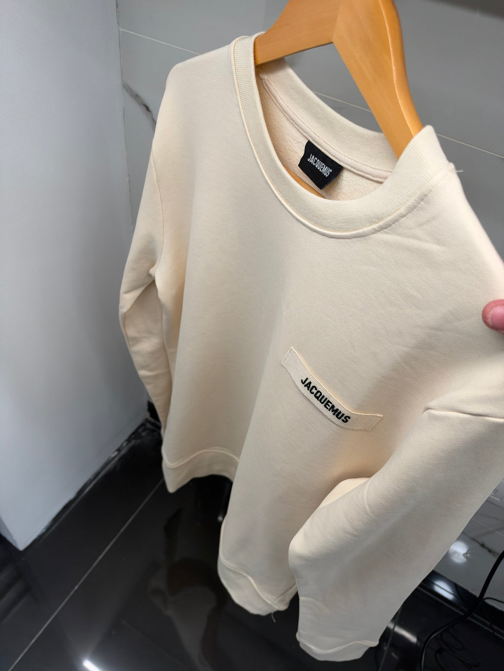 Jacquemus Logo Crewneck Sweatshirt – Ανδρική Μπλούζα Φούτερ Εκρού / Off White