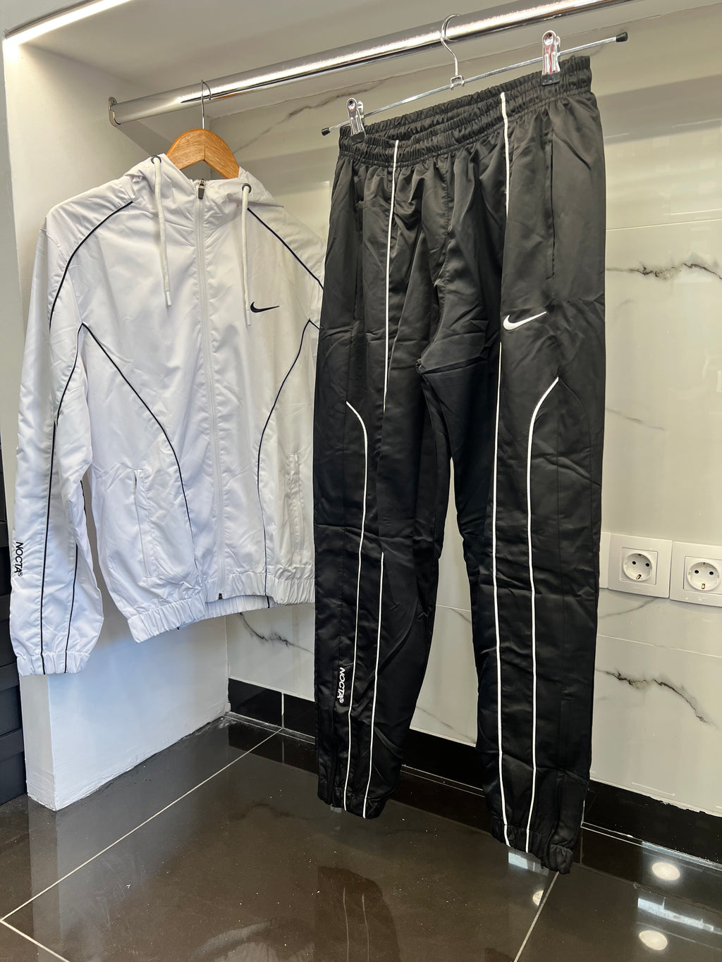 Nike Essential Swoosh Windbreaker Tracksuit – Αντιανεμικό Σετ Μαύρο