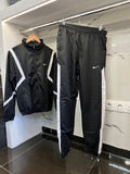 Nike Signature Windbreaker Tracksuit – Αντιανεμικό Σετ Μαύρο / Λευκό