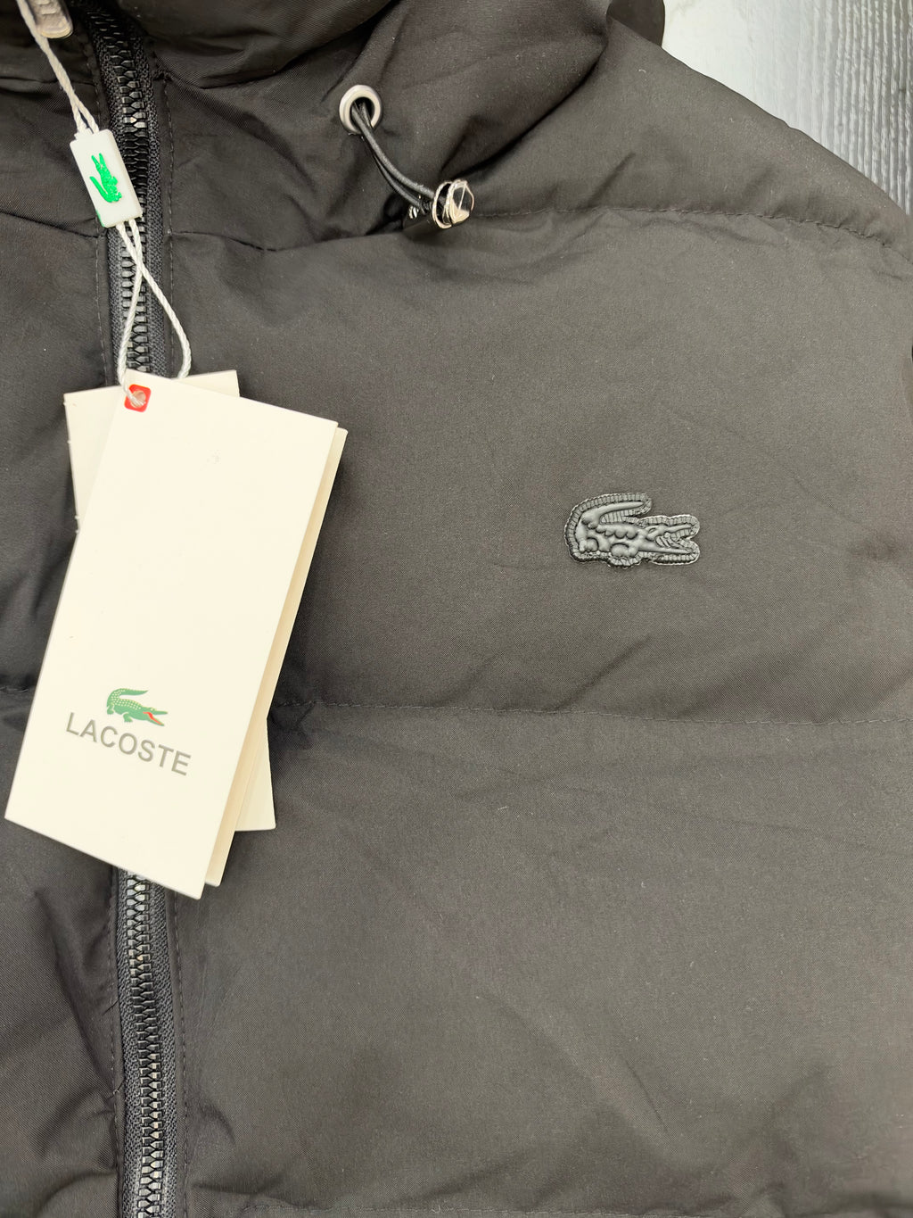 Lacoste Black Quilted Puffer Jacket – Μαύρο Φουσκωτό Μπουφάν με Κουκούλα