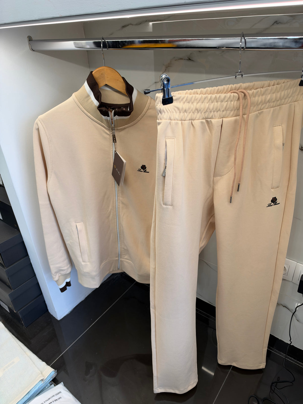 Loro Piana Classic Zip Tracksuit – Σετ Φόρμας Μπεζ
