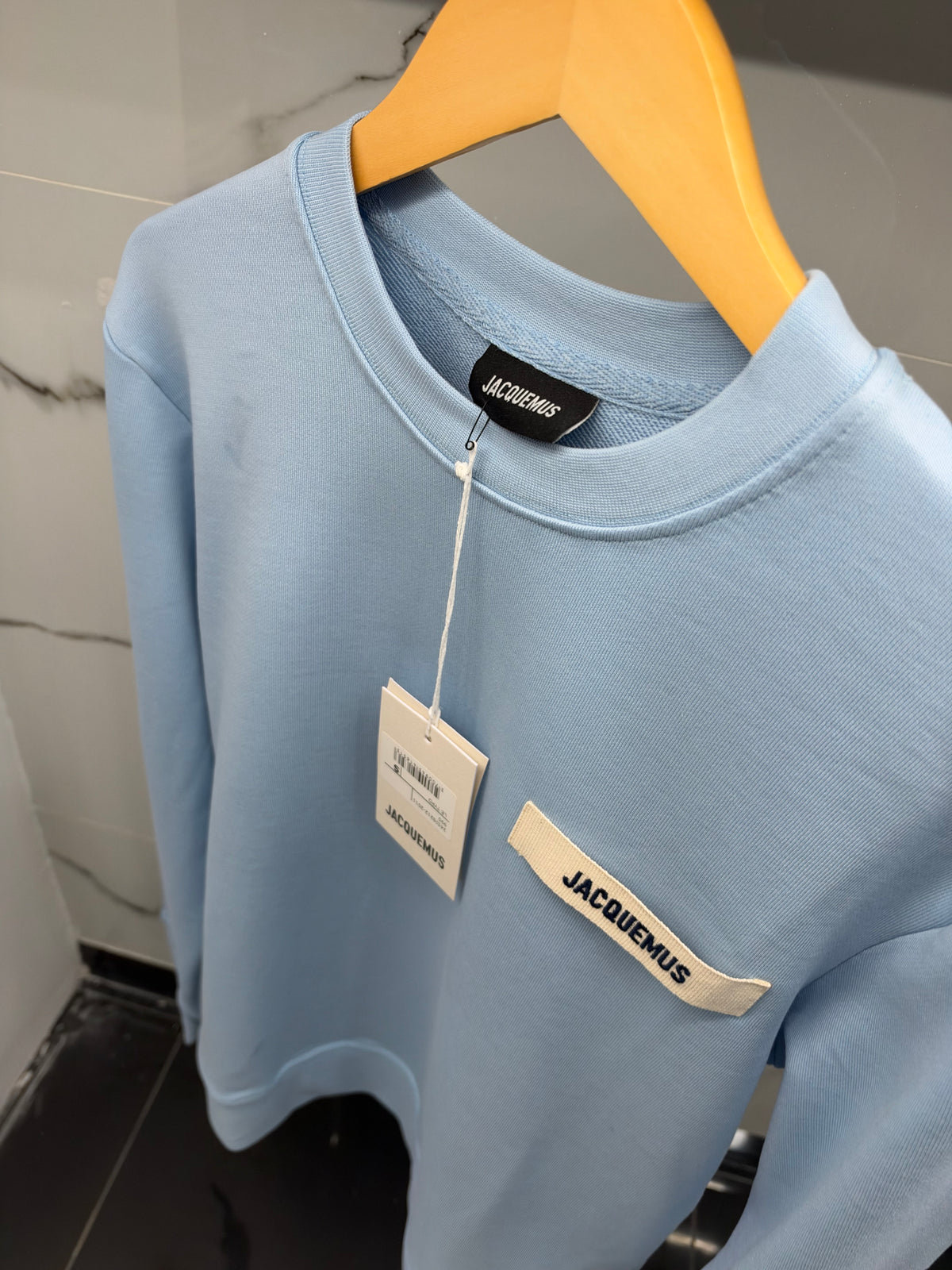 Jacquemus Signature Label Sweatshirt – Ανδρικό Φούτερ Γαλάζιο / Light Blue
