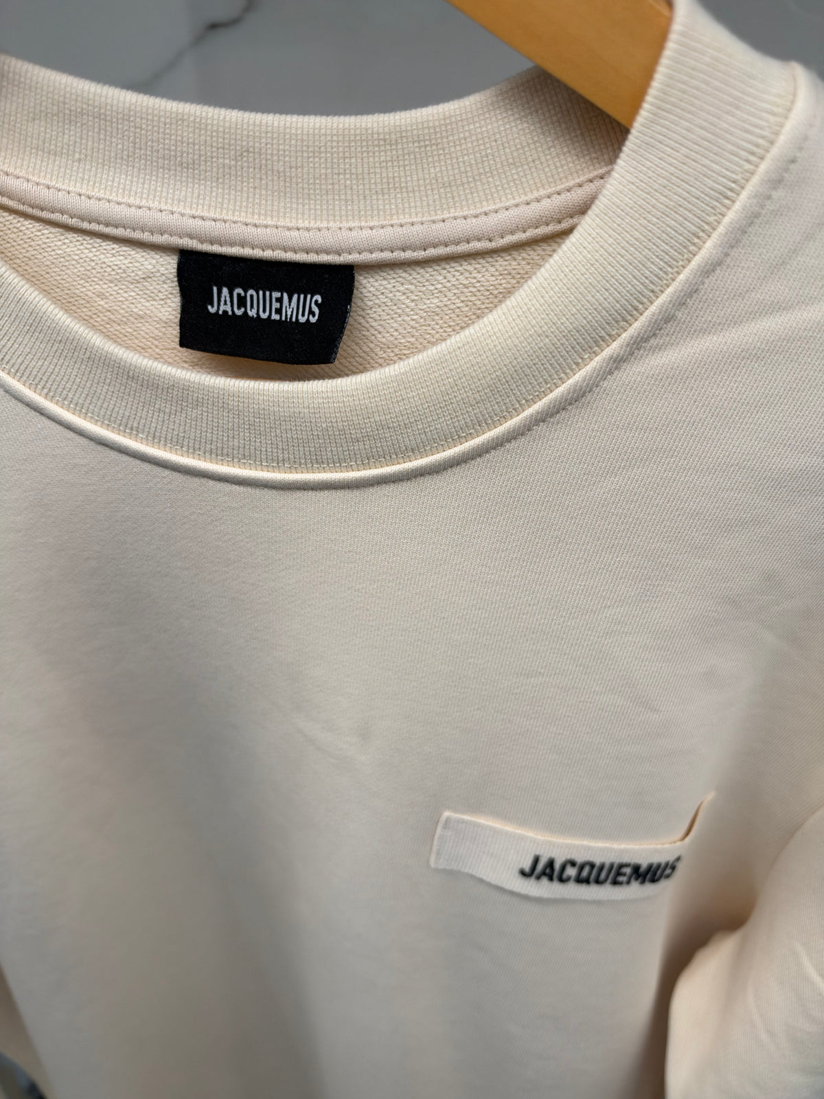 Jacquemus Logo Crewneck Sweatshirt – Ανδρική Μπλούζα Φούτερ Εκρού / Off White