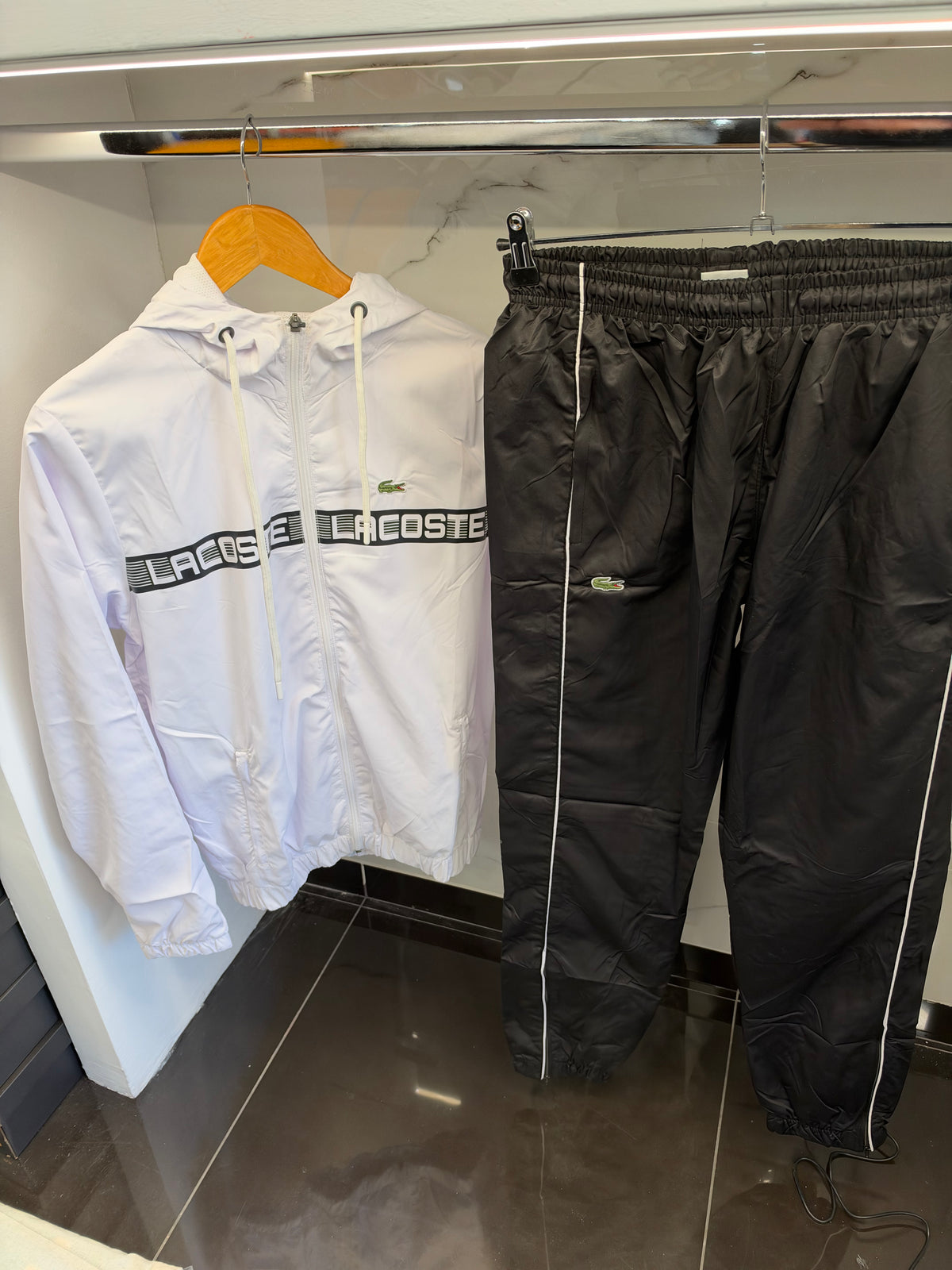 Lacoste Logo Windbreaker Tracksuit – Σετ Αντιανεμικής Φόρμας Λευκό/Μαύρο