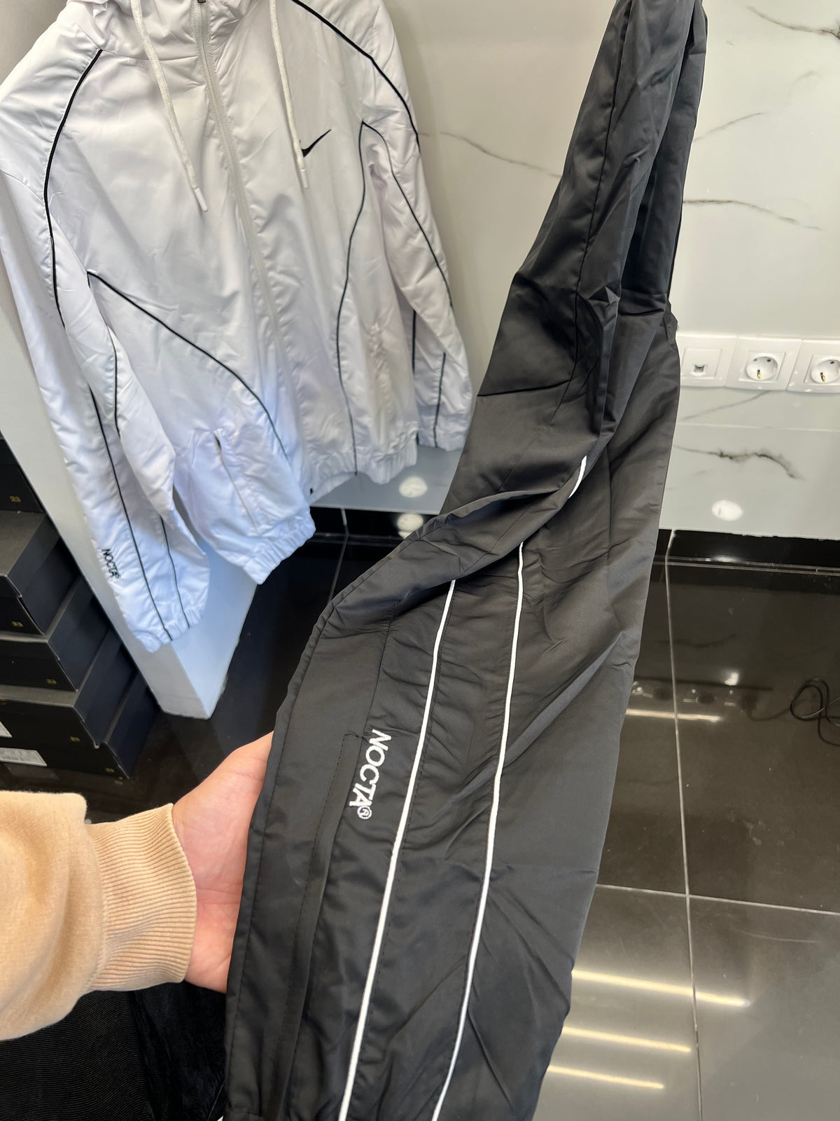 Nike Essential Swoosh Windbreaker Tracksuit – Αντιανεμικό Σετ Μαύρο