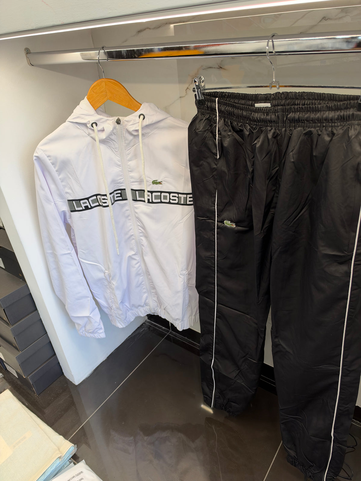 Lacoste Logo Windbreaker Tracksuit – Σετ Αντιανεμικής Φόρμας Λευκό/Μαύρο
