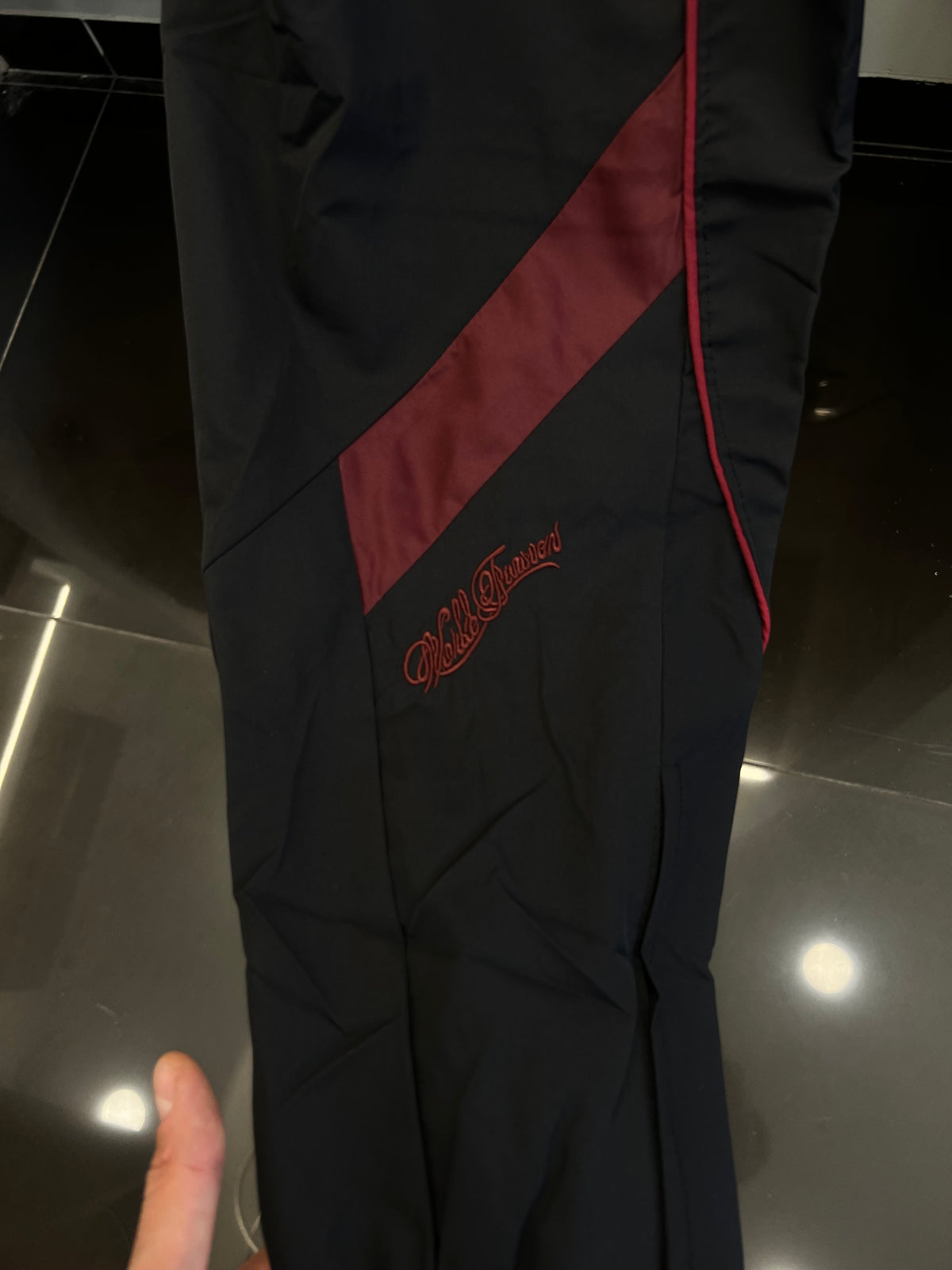 Nike Swoosh Contrast Windbreaker Tracksuit – Αντιανεμικό Σετ Μαύρο / Μπορντό